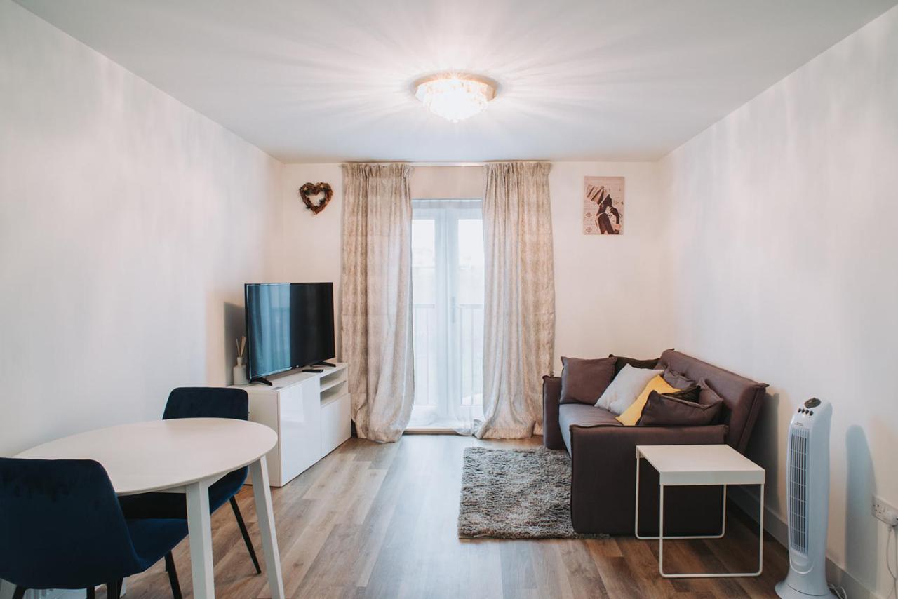 Deluxe 2 Bed Flat In Patchway Near Aztec West And Cribbs Causeway Bristol公寓 外观 照片